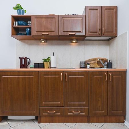 2 Bedroom Apartment Next To The Main Railway Station - By Upstairs Krasków Eksteriør bilde