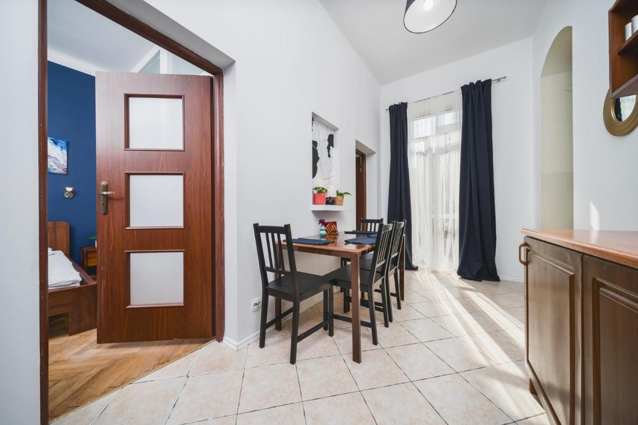 2 Bedroom Apartment Next To The Main Railway Station - By Upstairs Krasków Eksteriør bilde